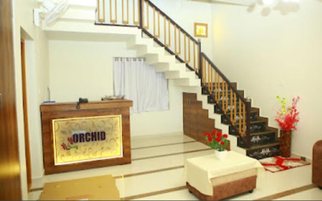 Orchid Ranipuram Appartement Kallar  Buitenkant foto