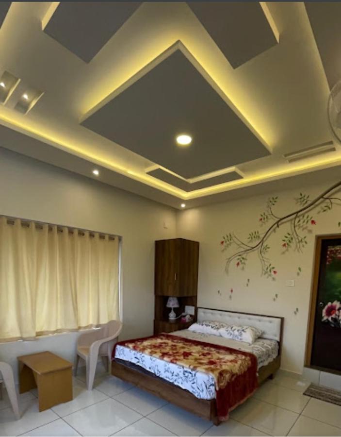 Orchid Ranipuram Appartement Kallar  Buitenkant foto