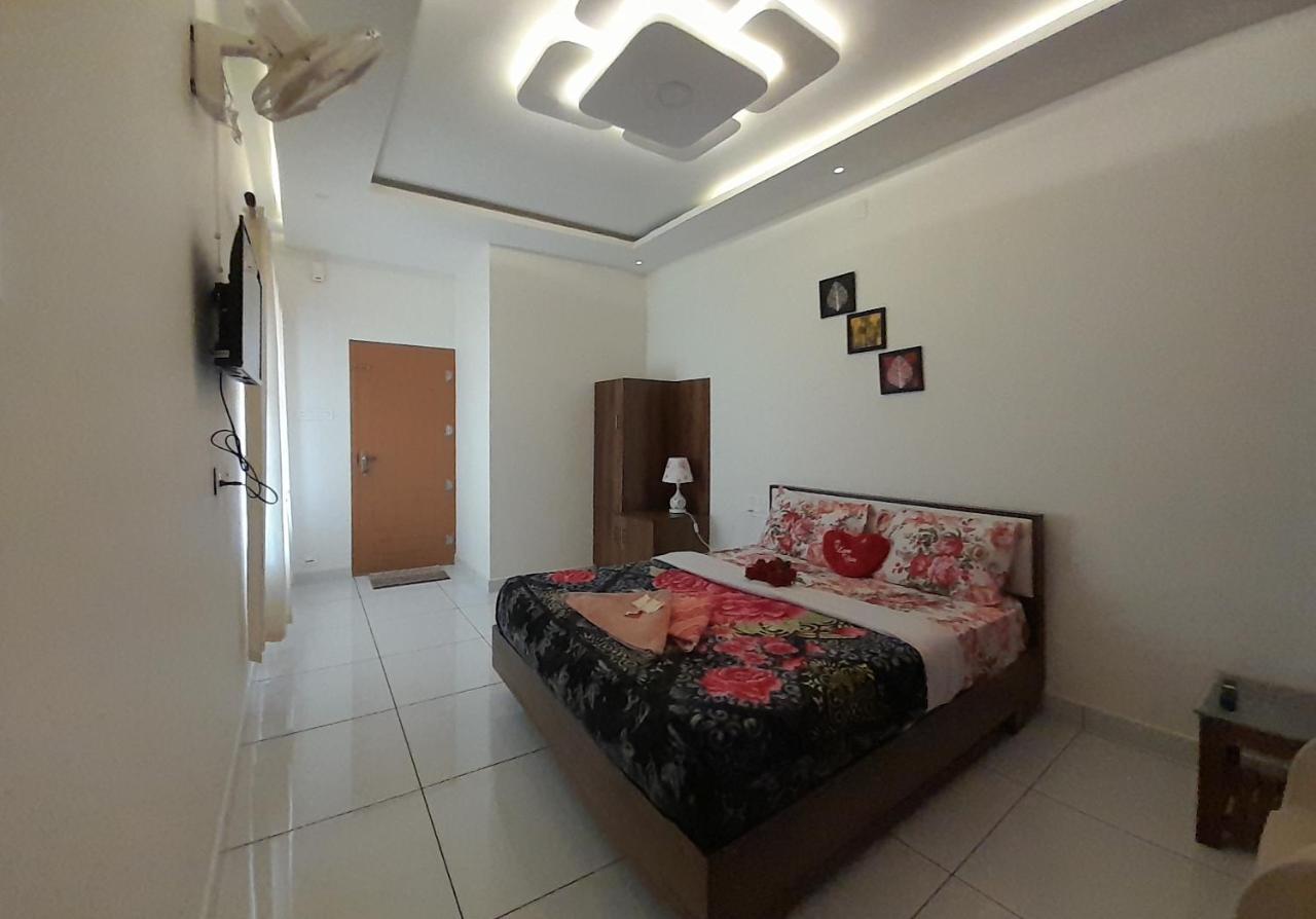 Orchid Ranipuram Appartement Kallar  Buitenkant foto